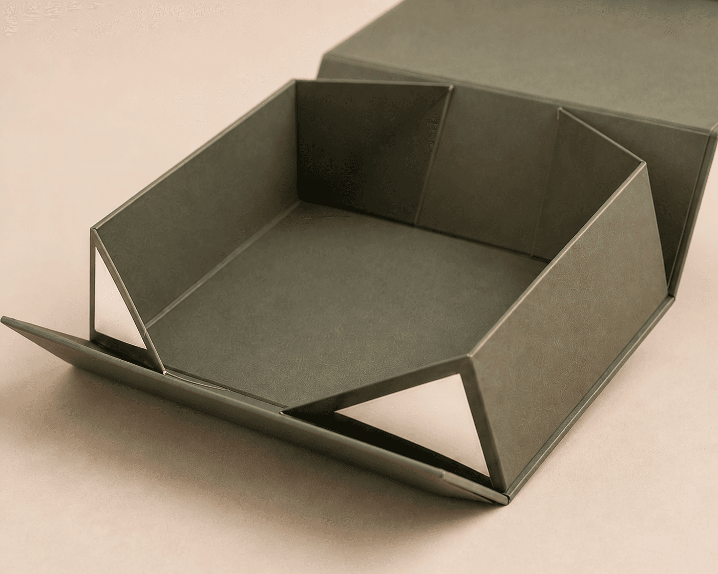 Collapsible magnetic box corner-fold construction